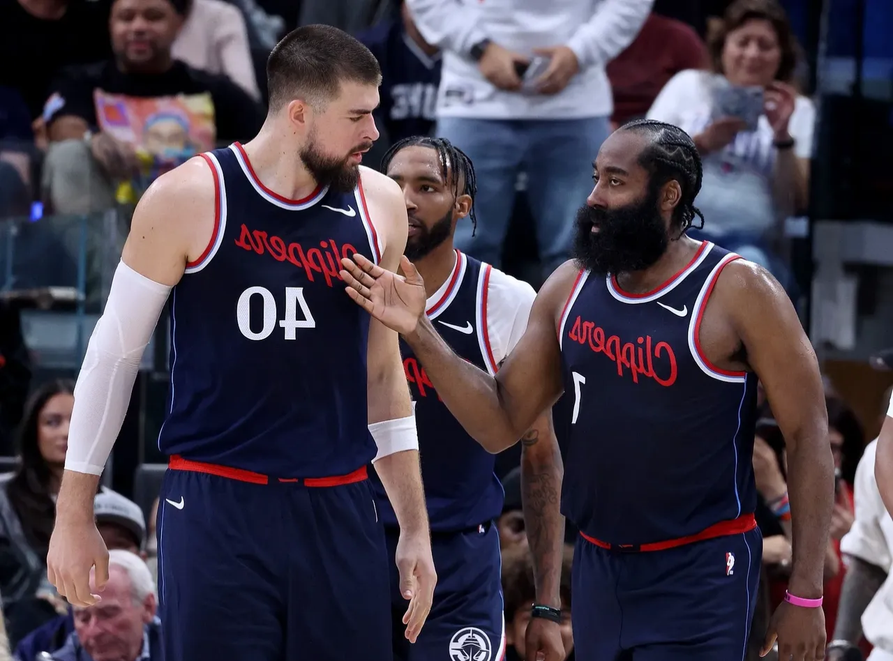 今晨洛杉矶快船再遭质疑——欧冠节点到来，底气十足，团队化学反应显著(洛杉矶骚乱是怎么回事)-开云娱乐平台